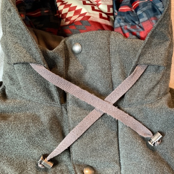 Burton Eden Quilted Snowboarding Jacket - Picture 8 of 16